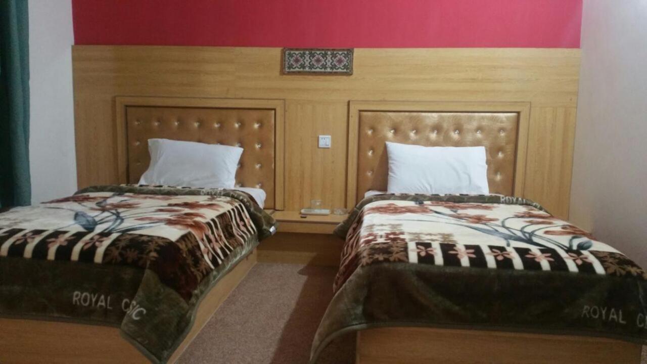 Eden Lake View Hotel Karimabad  Eksteriør bilde